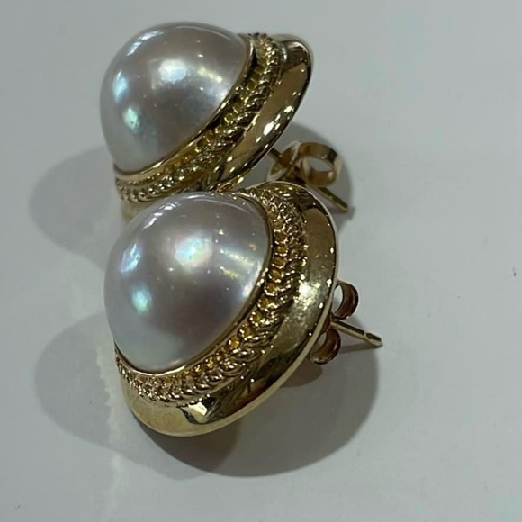 Freshwater Real Pearls Stud Earrings with 14k Gold Trim - Picture 3 of 6